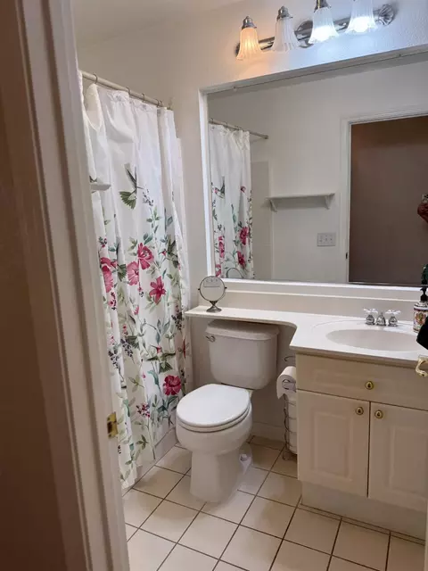 Bath - 1631 Milestone Cir, Modesto, CA 95357 photo 5 of 6