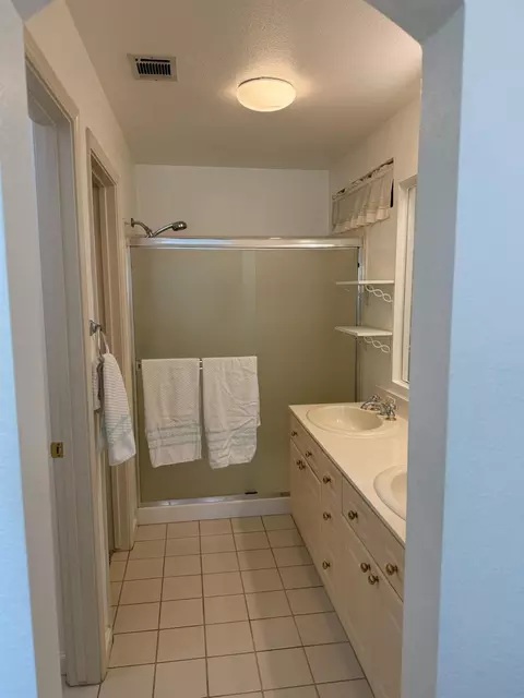 Bath - 1631 Milestone Cir, Modesto, CA 95357 photo 1 of 6