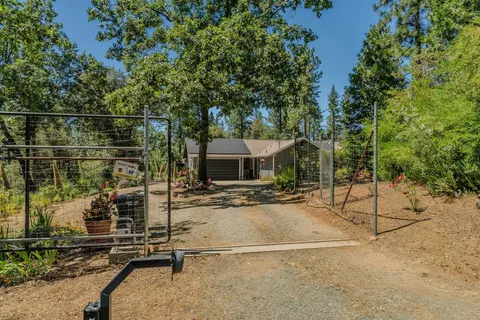 Exterior - 20445 Wild Pine Dr, Pine Grove, CA 95665 photo 17 of 35