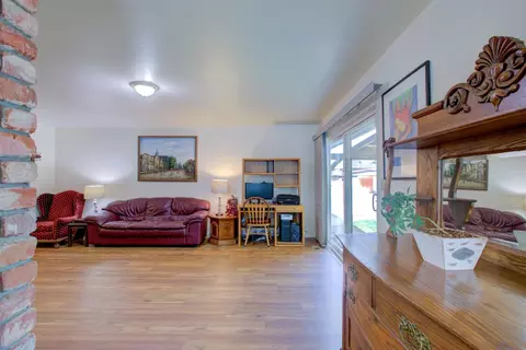 701 W 6th St, Gilroy, CA 95020 photo 12