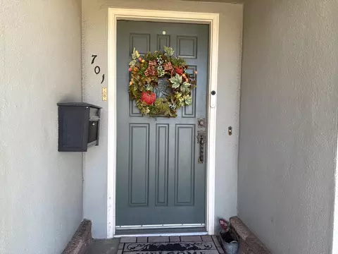 701 W 6th St, Gilroy, CA 95020 photo 8