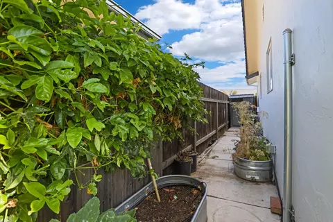 542 Sturla St, Lodi, CA 95240 photo 32