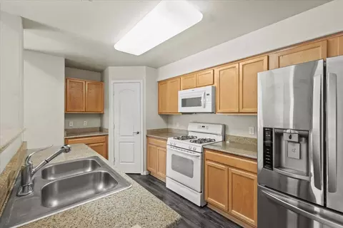 2465 Genova St #2, West Sacramento, CA 95691