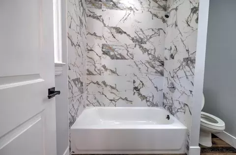 Bath - 154 E Coolidge Ave, Modesto, CA 95350 photo 1 of 4
