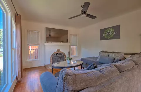Living - 154 E Coolidge Ave, Modesto, CA 95350 photo 2 of 5