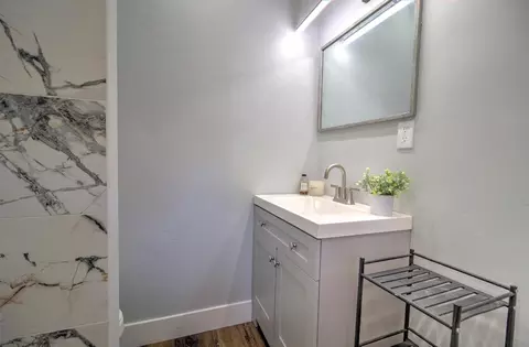 Bath - 154 E Coolidge Ave, Modesto, CA 95350 photo 2 of 4
