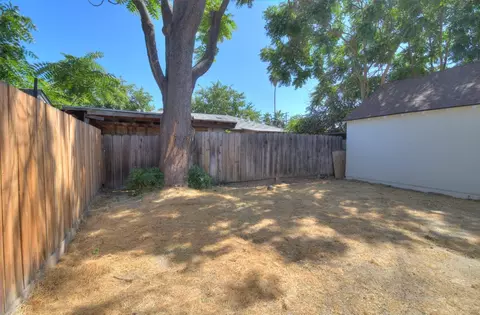 Exterior - 154 E Coolidge Ave, Modesto, CA 95350 photo 6 of 7