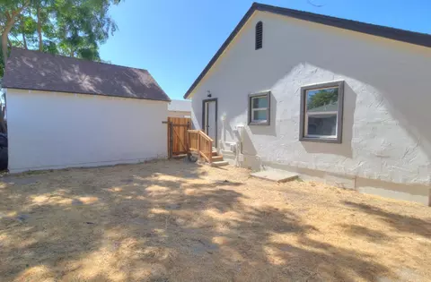 Exterior - 154 E Coolidge Ave, Modesto, CA 95350 photo 7 of 7