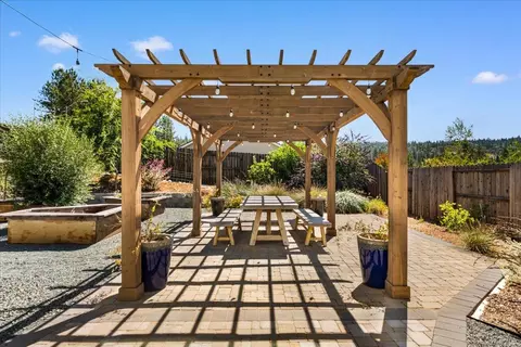 127 Berriman Loop, Grass Valley, CA 95949 photo 6