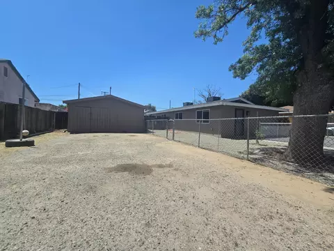 Exterior - 1004 Middlecoff Ave, Modesto, CA 95351 photo 5 of 8
