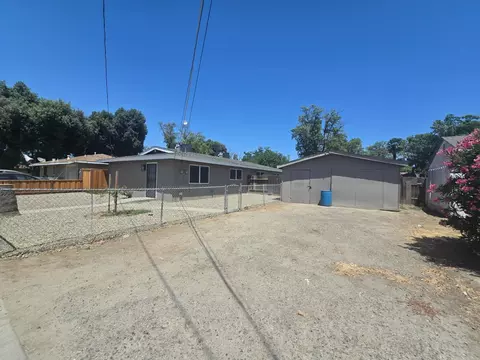 Exterior - 1004 Middlecoff Ave, Modesto, CA 95351 photo 2 of 8