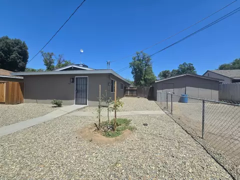 Exterior - 1004 Middlecoff Ave, Modesto, CA 95351 photo 3 of 8
