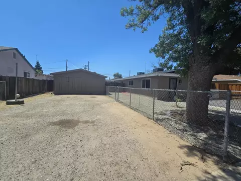 Exterior - 1004 Middlecoff Ave, Modesto, CA 95351 photo 6 of 8
