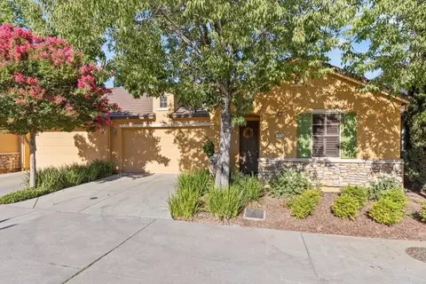 1025 Cabris Ln, Roseville, CA 95747