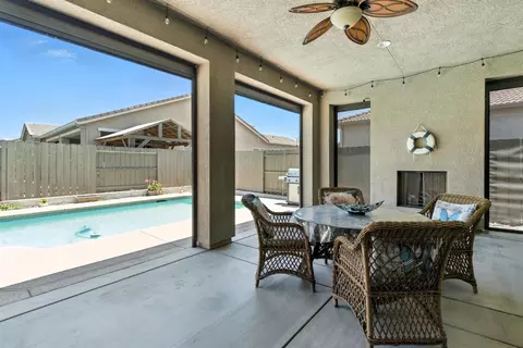 Exterior - 2254 Maple Hollow Ln, Manteca, CA 95336 photo 5 of 8