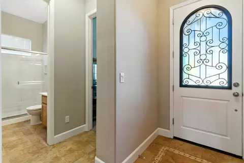 Entry Way - 2254 Maple Hollow Ln, Manteca, CA 95336 photo 3 of 7