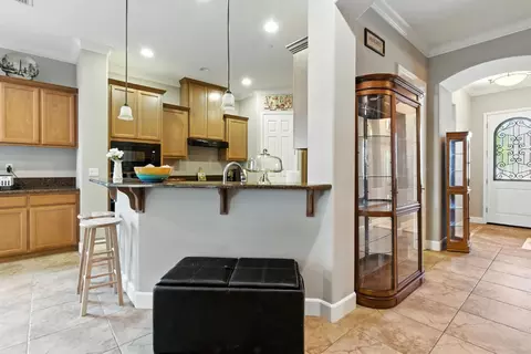 Entry Way - 2254 Maple Hollow Ln, Manteca, CA 95336 photo 4 of 7