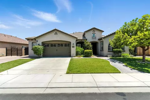 Exterior - 2254 Maple Hollow Ln, Manteca, CA 95336 photo 2 of 8
