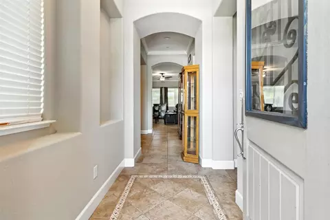 Entry Way - 2254 Maple Hollow Ln, Manteca, CA 95336 photo 2 of 7