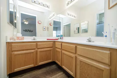 2040 Spring Valley Dr, Turlock, CA 95382 photo 14