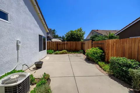 2040 Spring Valley Dr, Turlock, CA 95382 photo 22