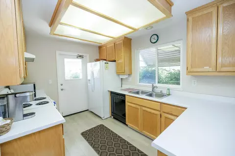 2040 Spring Valley Dr, Turlock, CA 95382 photo 29