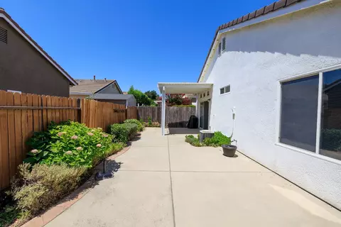 2040 Spring Valley Dr, Turlock, CA 95382 photo 24