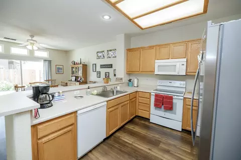 2040 Spring Valley Dr, Turlock, CA 95382 photo 9