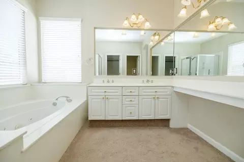 Bath - 4101 Preservation Ct, Modesto, CA 95357 photo 2 of 4