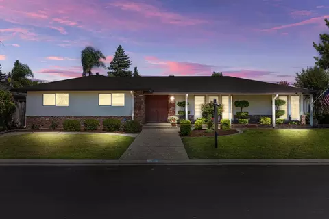 900 Meadowood Dr, Modesto, CA 95355 photo 1