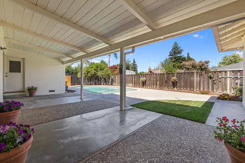 900 Meadowood Dr, Modesto, CA 95355 photo 31