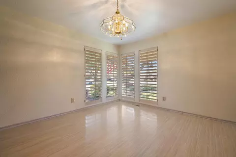 900 Meadowood Dr, Modesto, CA 95355 photo 6