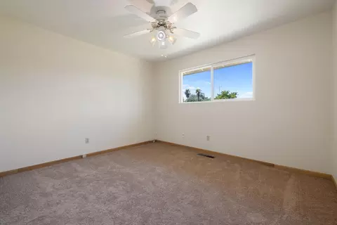 900 Meadowood Dr, Modesto, CA 95355 photo 16