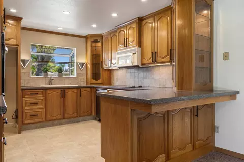 900 Meadowood Dr, Modesto, CA 95355 photo 7