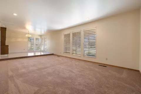 900 Meadowood Dr, Modesto, CA 95355 photo 4