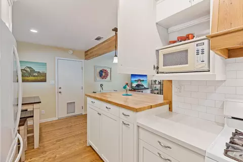 Kitchen - 5618 Beech Ave, Orangevale, CA 95662 photo 7 of 7