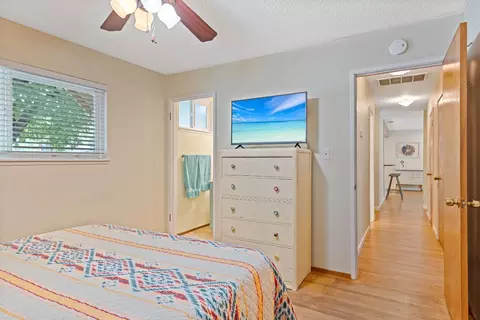 Bedroom - 5618 Beech Ave, Orangevale, CA 95662 photo 2 of 5