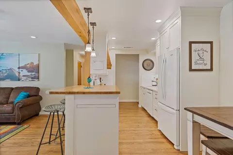 Kitchen - 5618 Beech Ave, Orangevale, CA 95662 photo 3 of 7