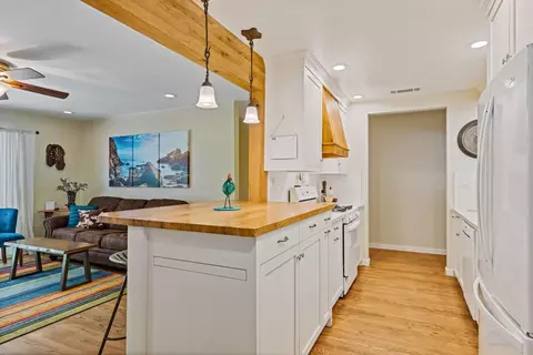Kitchen - 5618 Beech Ave, Orangevale, CA 95662 photo 4 of 7
