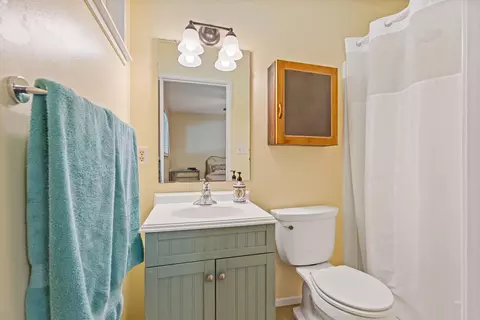 Bath - 5618 Beech Ave, Orangevale, CA 95662 photo 1 of 2