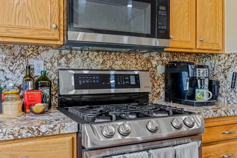 Kitchen - 4204 Passages Ln, Modesto, CA 95356 photo 3 of 4