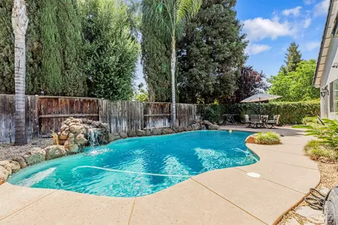 Exterior - 4204 Passages Ln, Modesto, CA 95356 photo 7 of 10