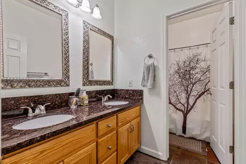 Bath - 4204 Passages Ln, Modesto, CA 95356 photo 1 of 5