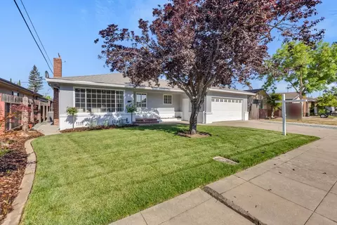 525 Gerard Dr, Lodi, CA 95242 photo 2