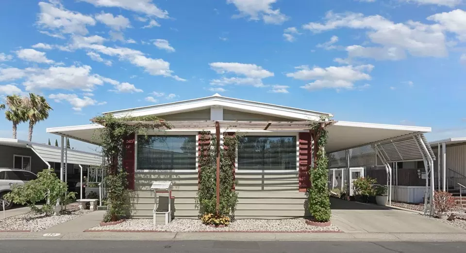 Exterior - 130 Camino Real Dr, Lodi, CA 95240 photo 1 of 10