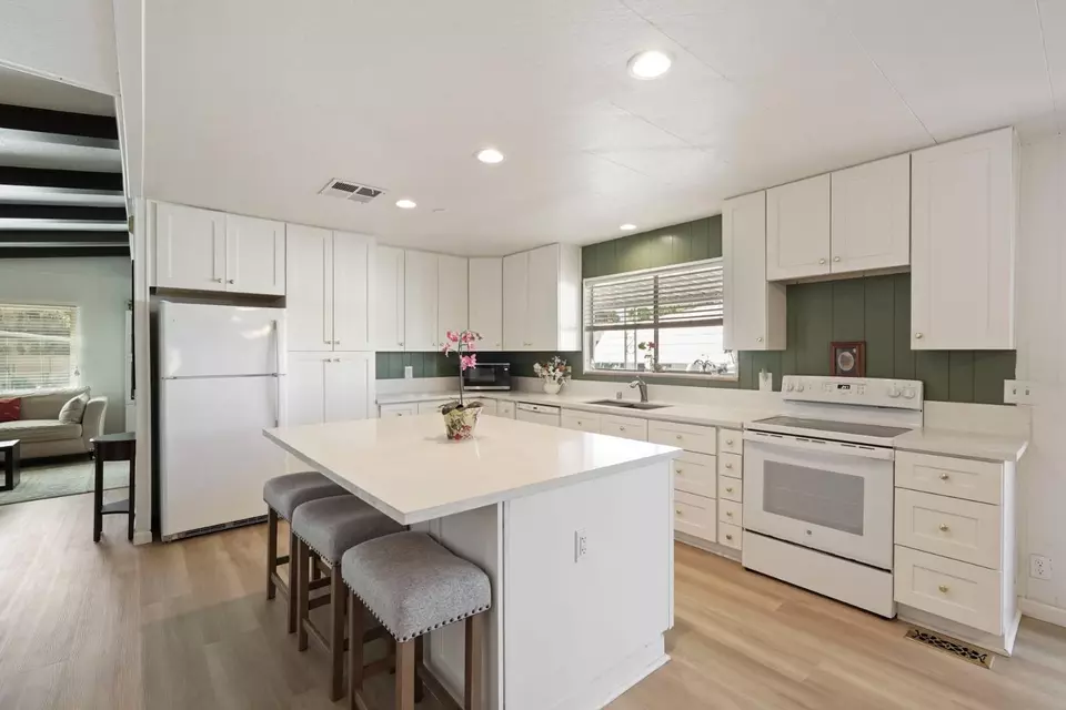 Kitchen - 130 Camino Real Dr, Lodi, CA 95240 photo 8 of 8