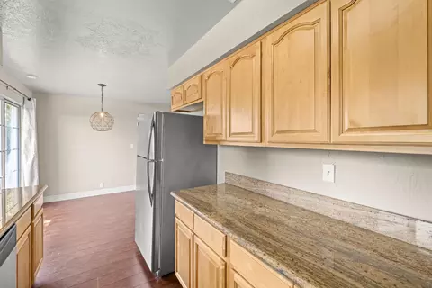 Kitchen - 5265 4th St, Rocklin, CA 95677 photo 2 of 3