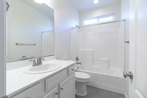 2355 Azevedo Ave, Manteca, CA 95337 photo 6