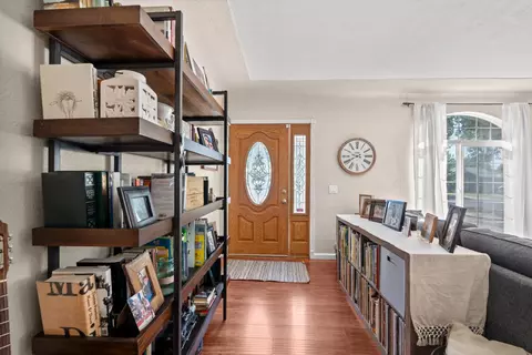 Entry Way - 411 Santa Barbara Ave, Modesto, CA 95354 photo 1 of 3