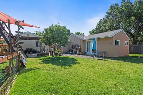Exterior - 411 Santa Barbara Ave, Modesto, CA 95354 photo 6 of 11